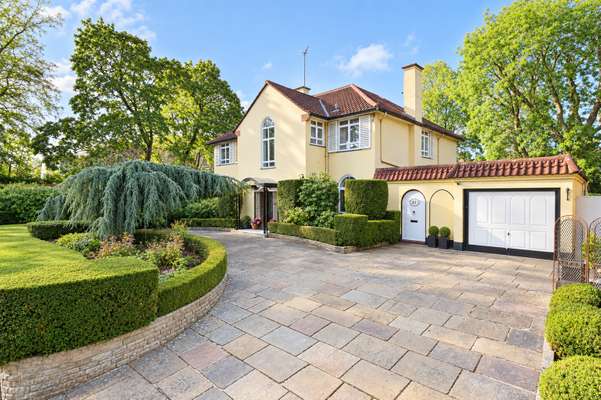 House Wolsey Road in Three Rivers
