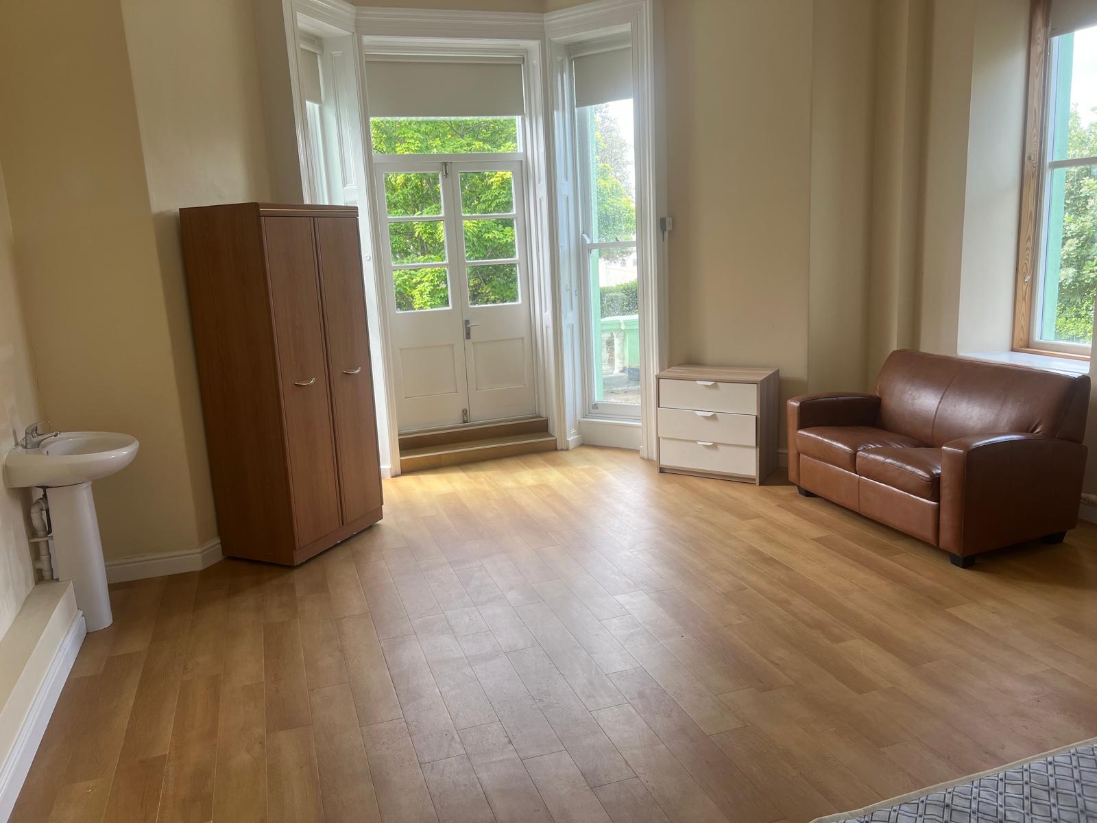 Room St. Lukes Road in Torquay