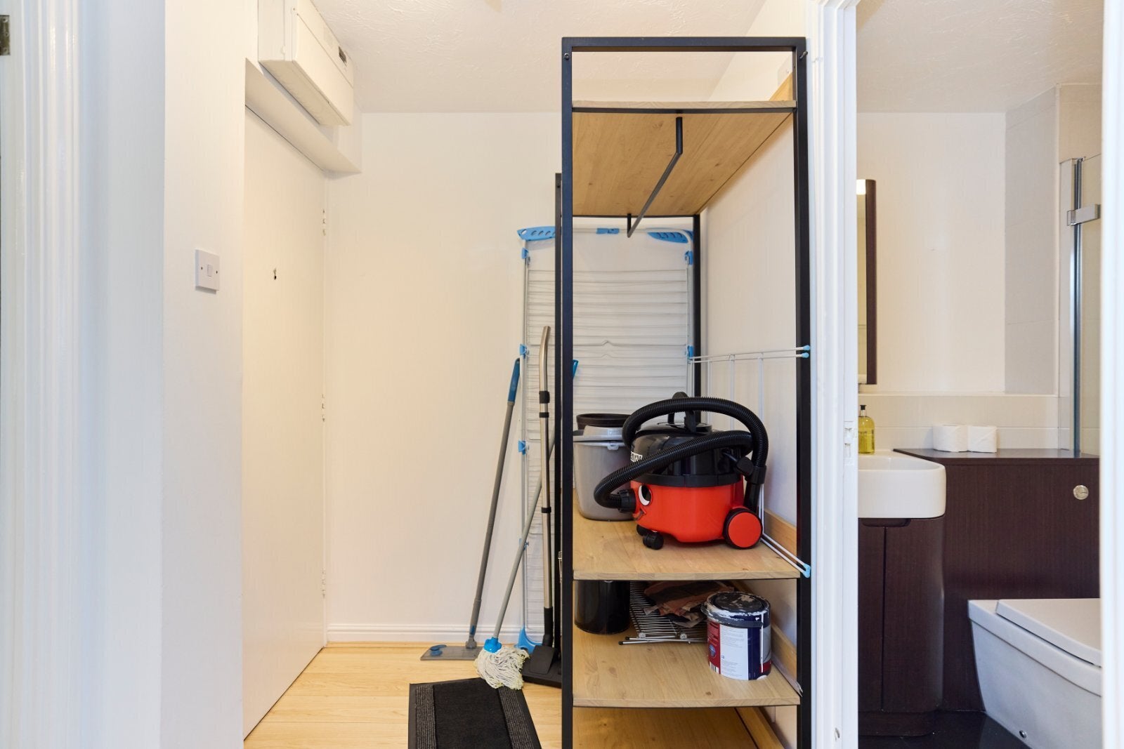Flat Willesden Lane in Greater London