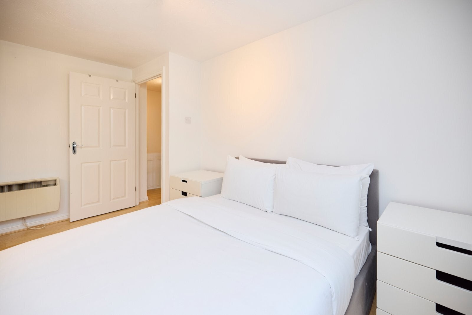 Flat Willesden Lane in Greater London