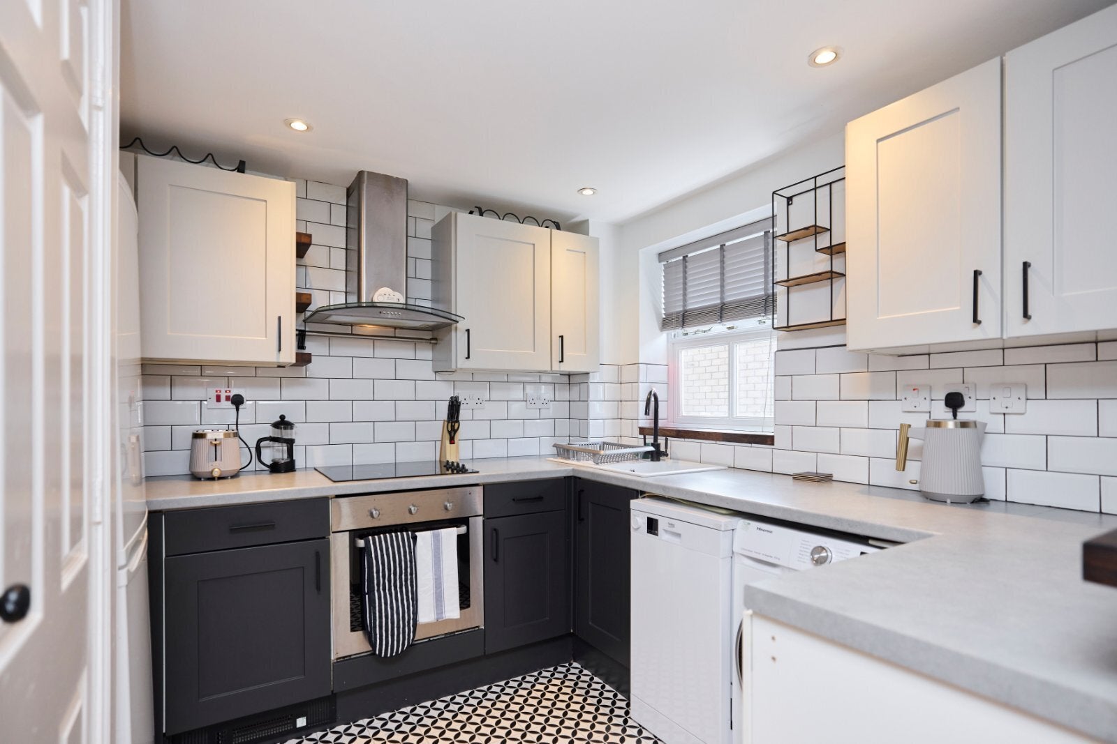 Flat Willesden Lane in Greater London
