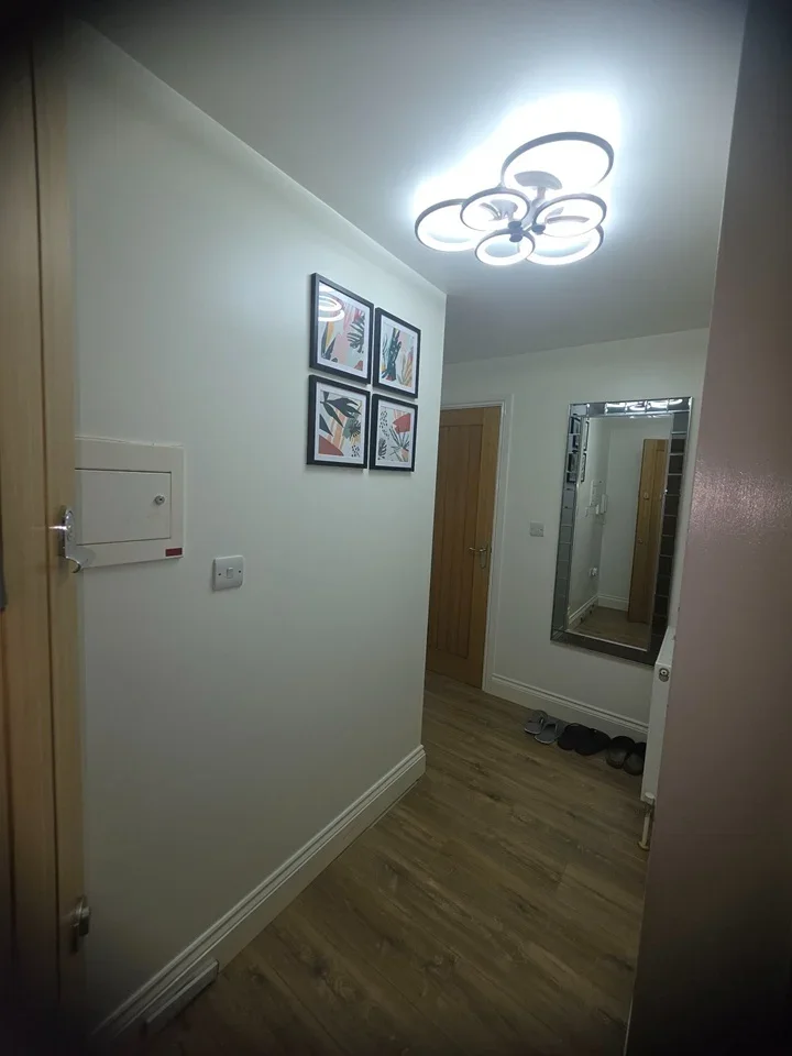 Flat Daiglen Drive in South Ockendon