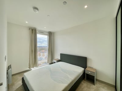 Flat Eden Grove in Greater London