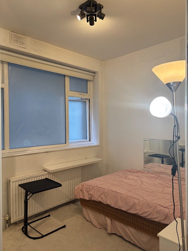 Room North End Road in Greater London