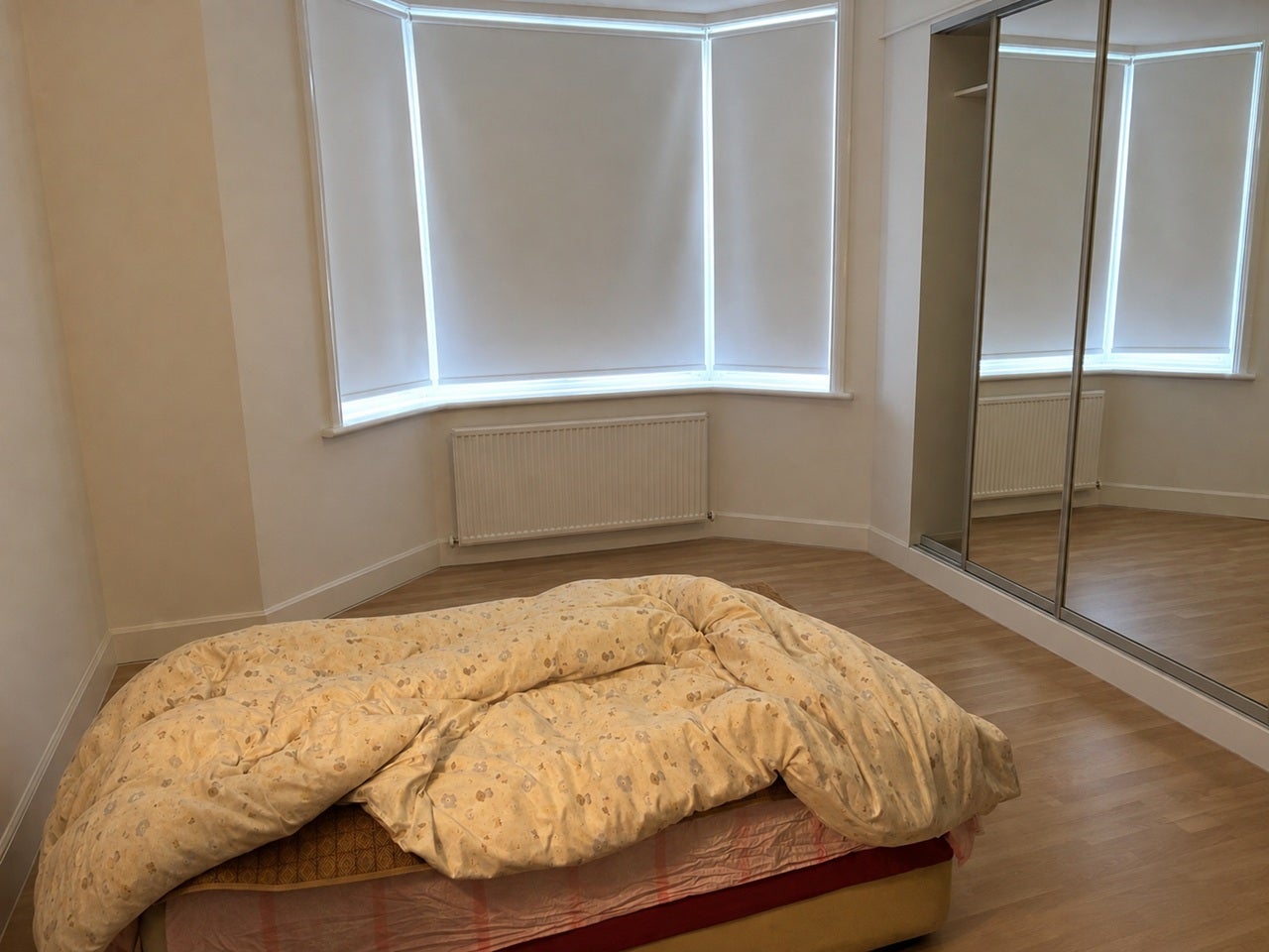 Room North End Road in Greater London