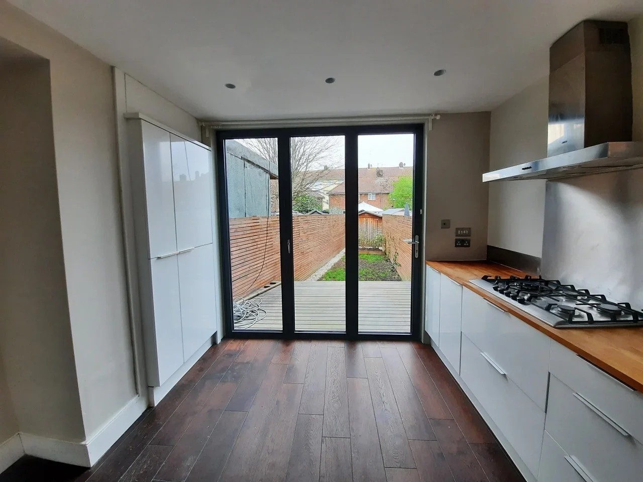 Flat Drayton Road in Greater London