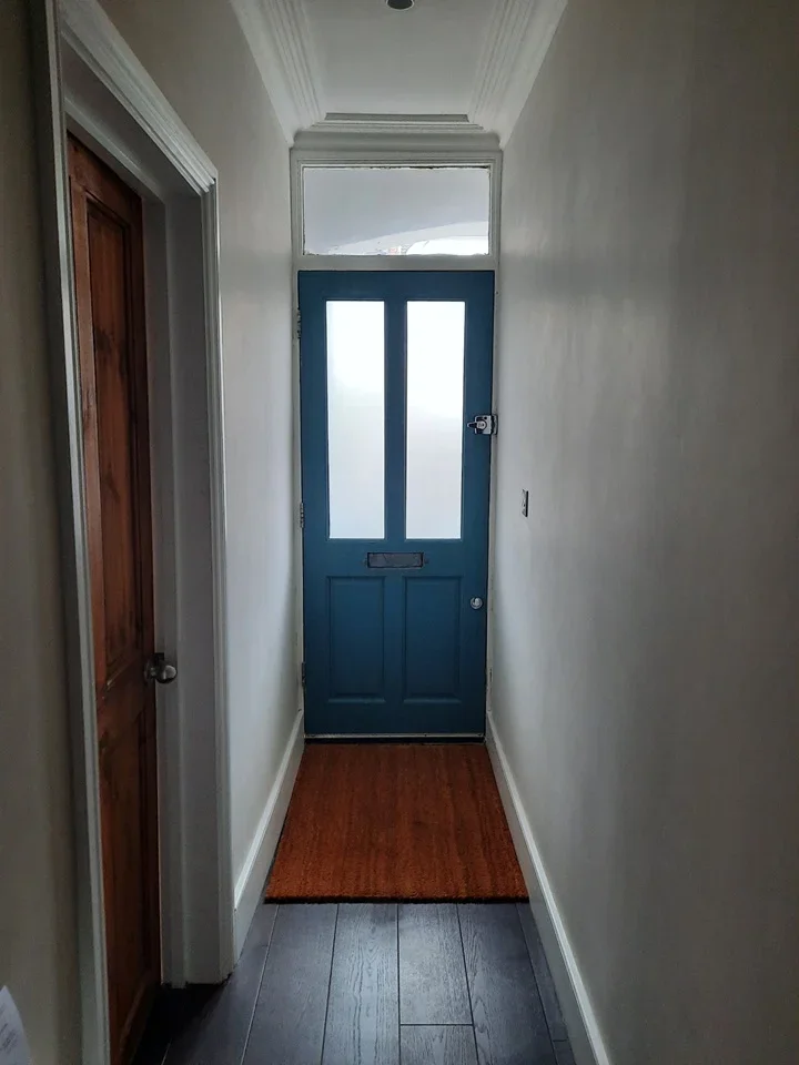 Flat Drayton Road in Greater London