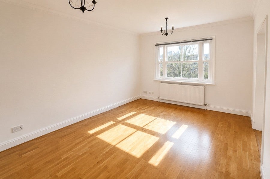 Flat Ashdon Road in Uttlesford