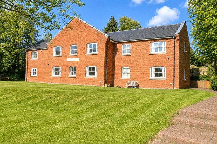 Flat Ashdon Road in Uttlesford