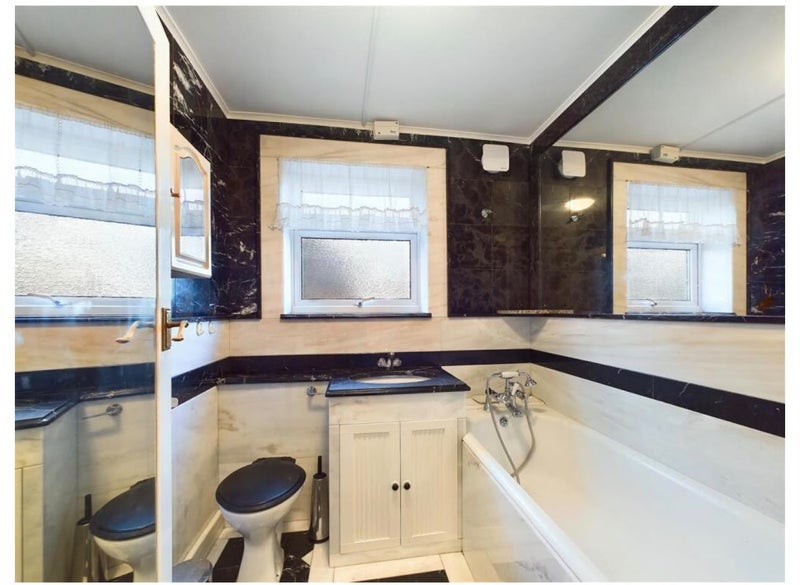 Room Lynton Road in Greater London