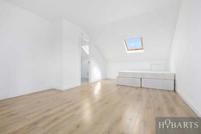 Flat Whittington Road in Greater London