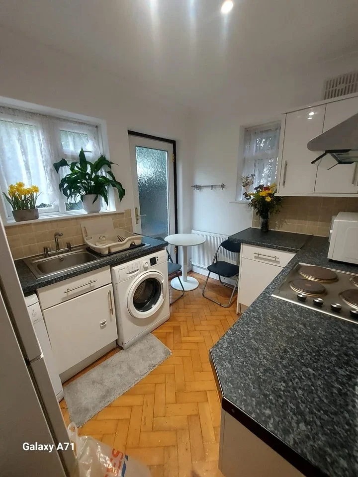 Room Warkworth Gardens in Greater London