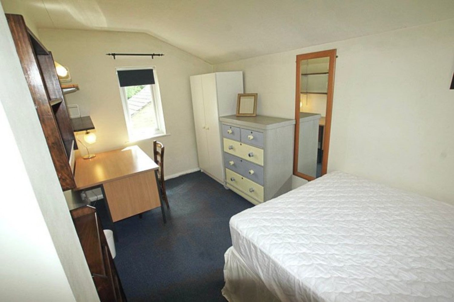Room The Valley in Winchester