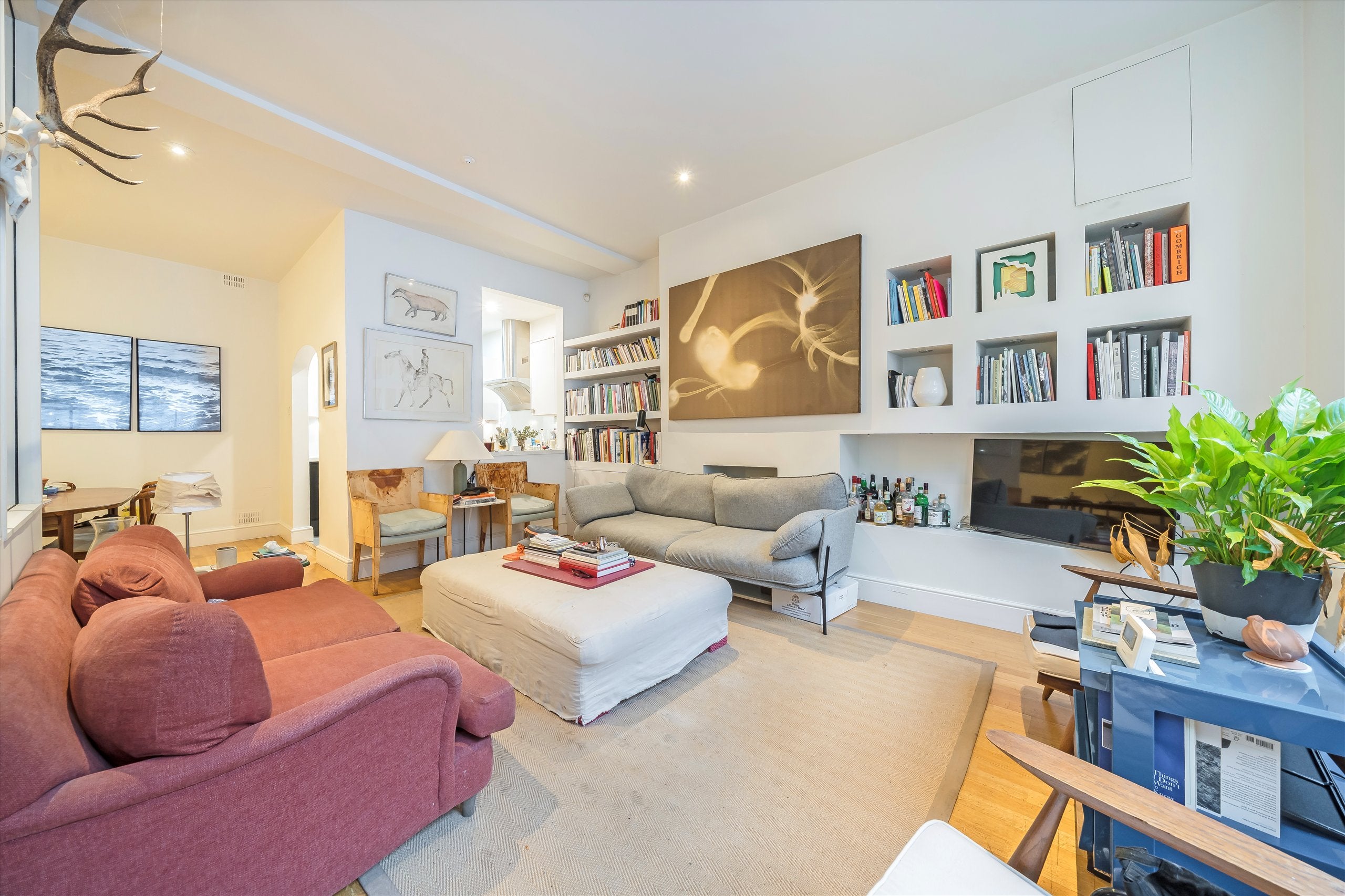 House Malvern Mews in Greater London