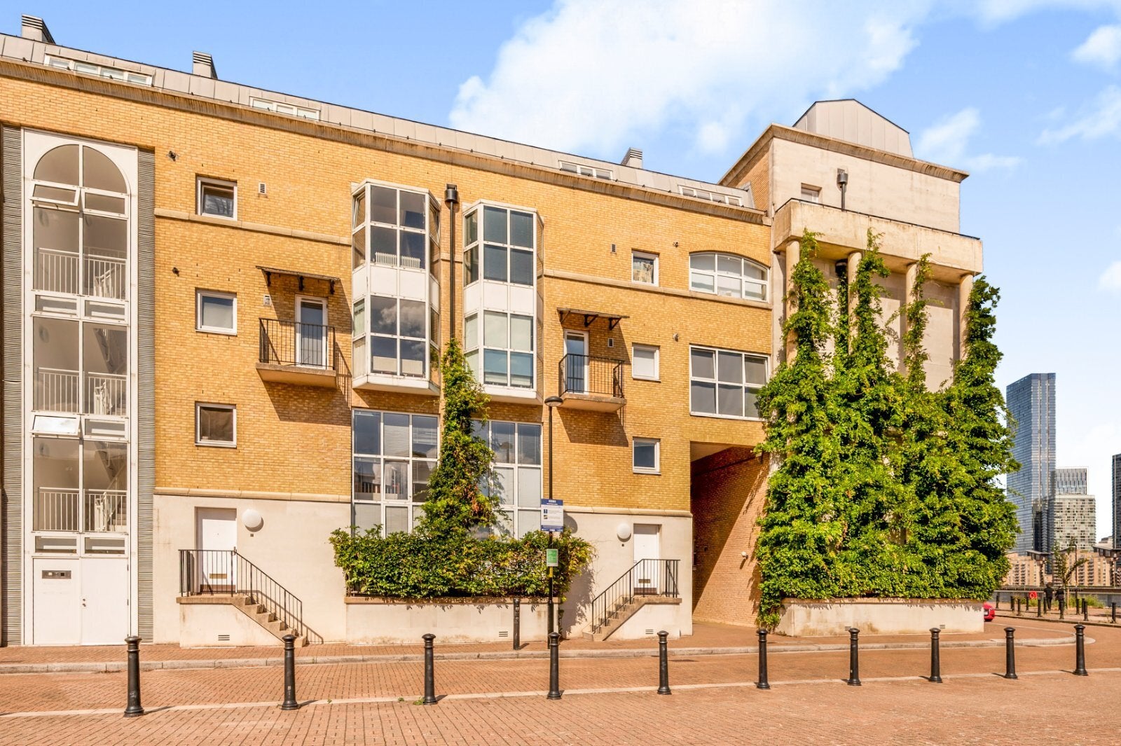 Flat South Sea Street in Greater London
