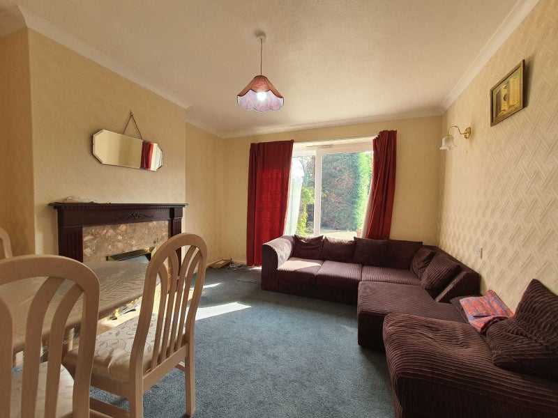 House Oldfield Close in Reading