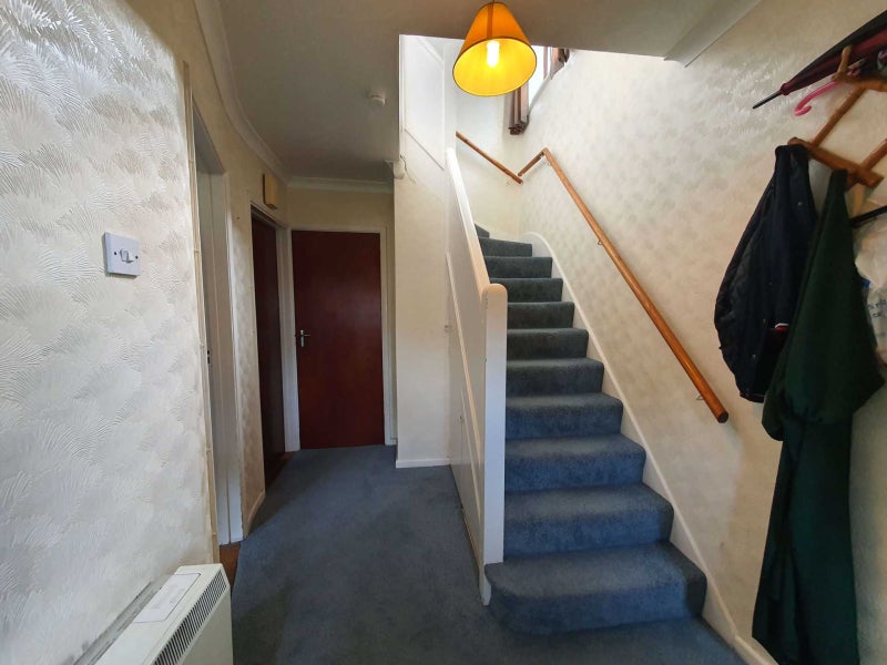 House Oldfield Close in Reading