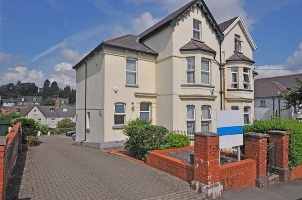 Flat Caerau Road in Newport