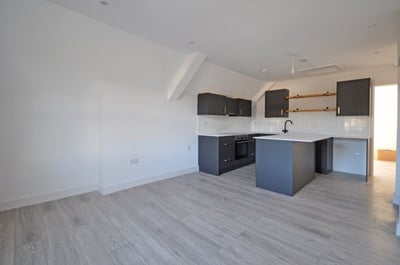 Flat Caerau Road in Newport