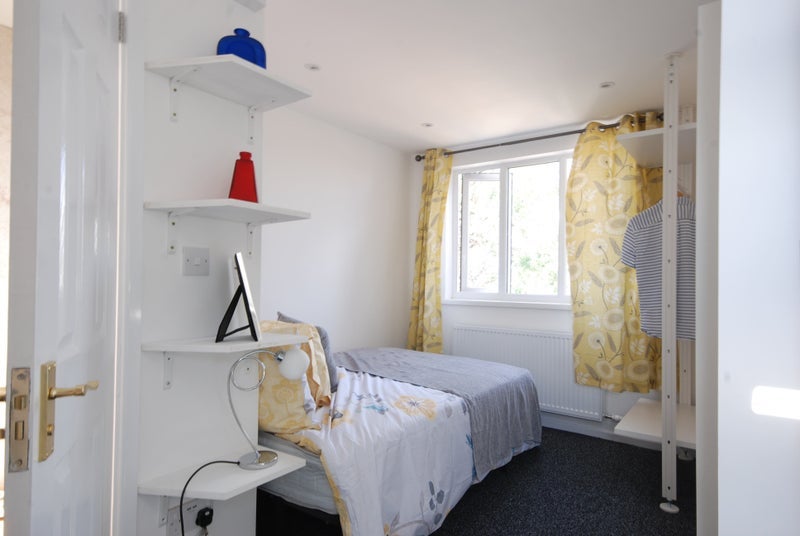 Room Murchison Road in Greater London
