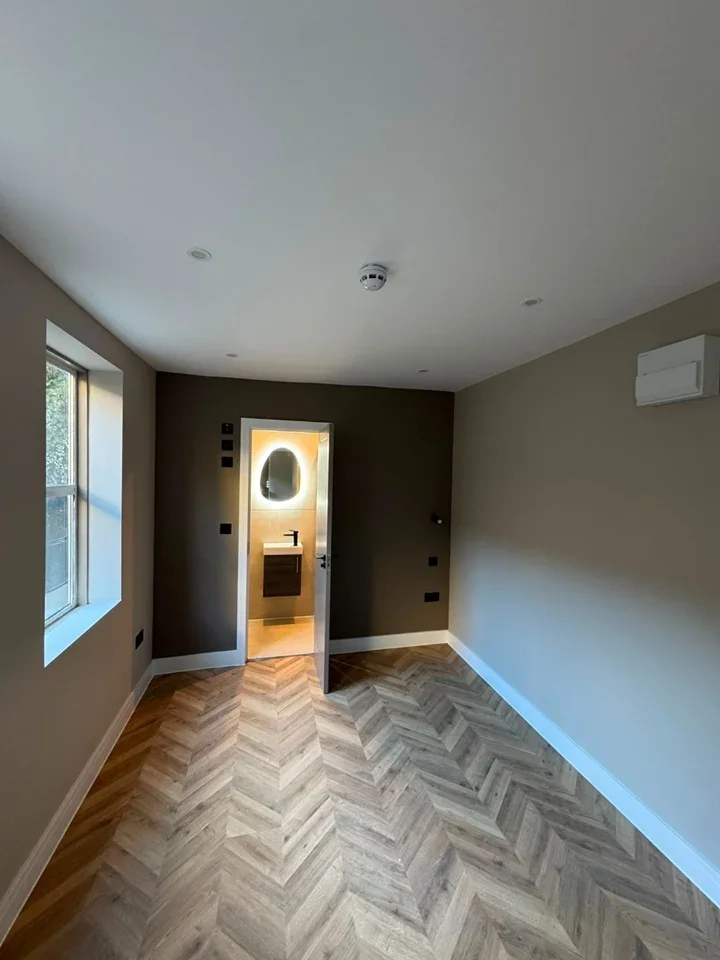 Flat Albert Road in Greater London