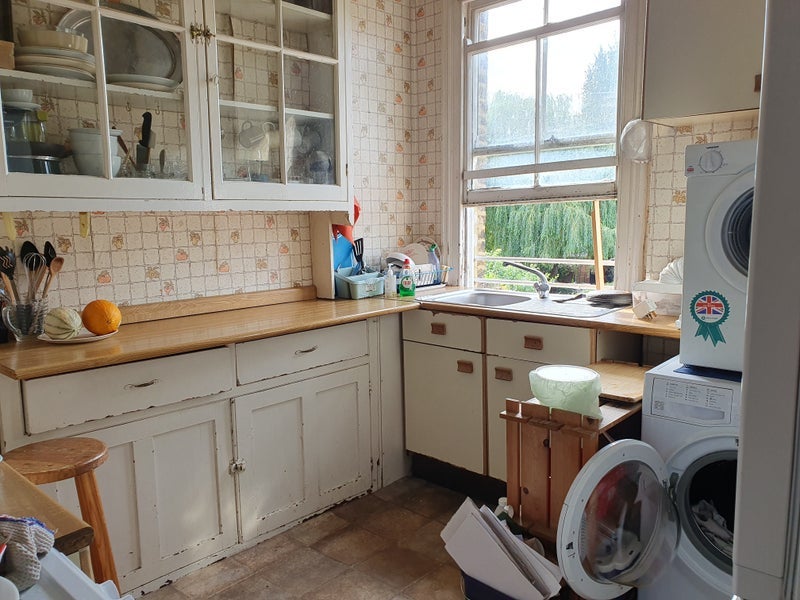 Room Lonsdale Road in Greater London