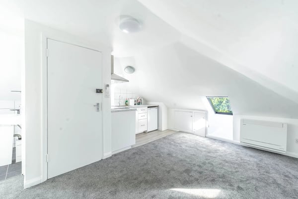Flat Devonshire Road in Greater London