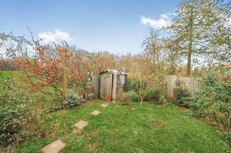 Room George Crescent in Greater London