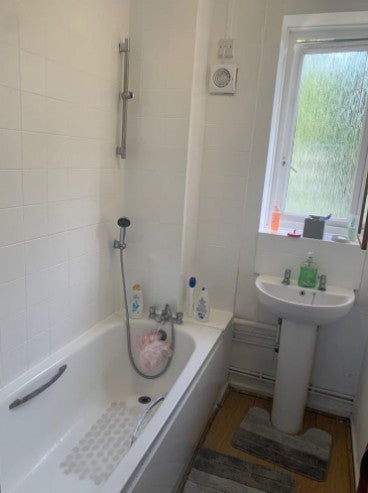 Flat Wickham Road in Greater London