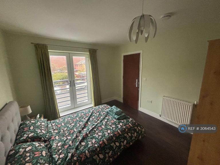 Room Hawksbill Way in Peterborough