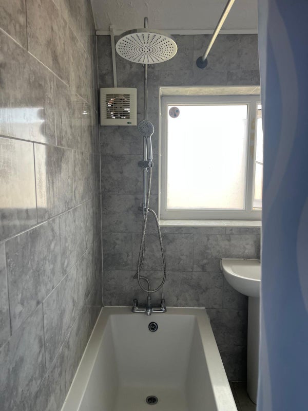 Room Wolsey Crescent in Greater London