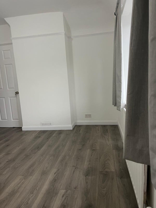 Room Wolsey Crescent in Greater London