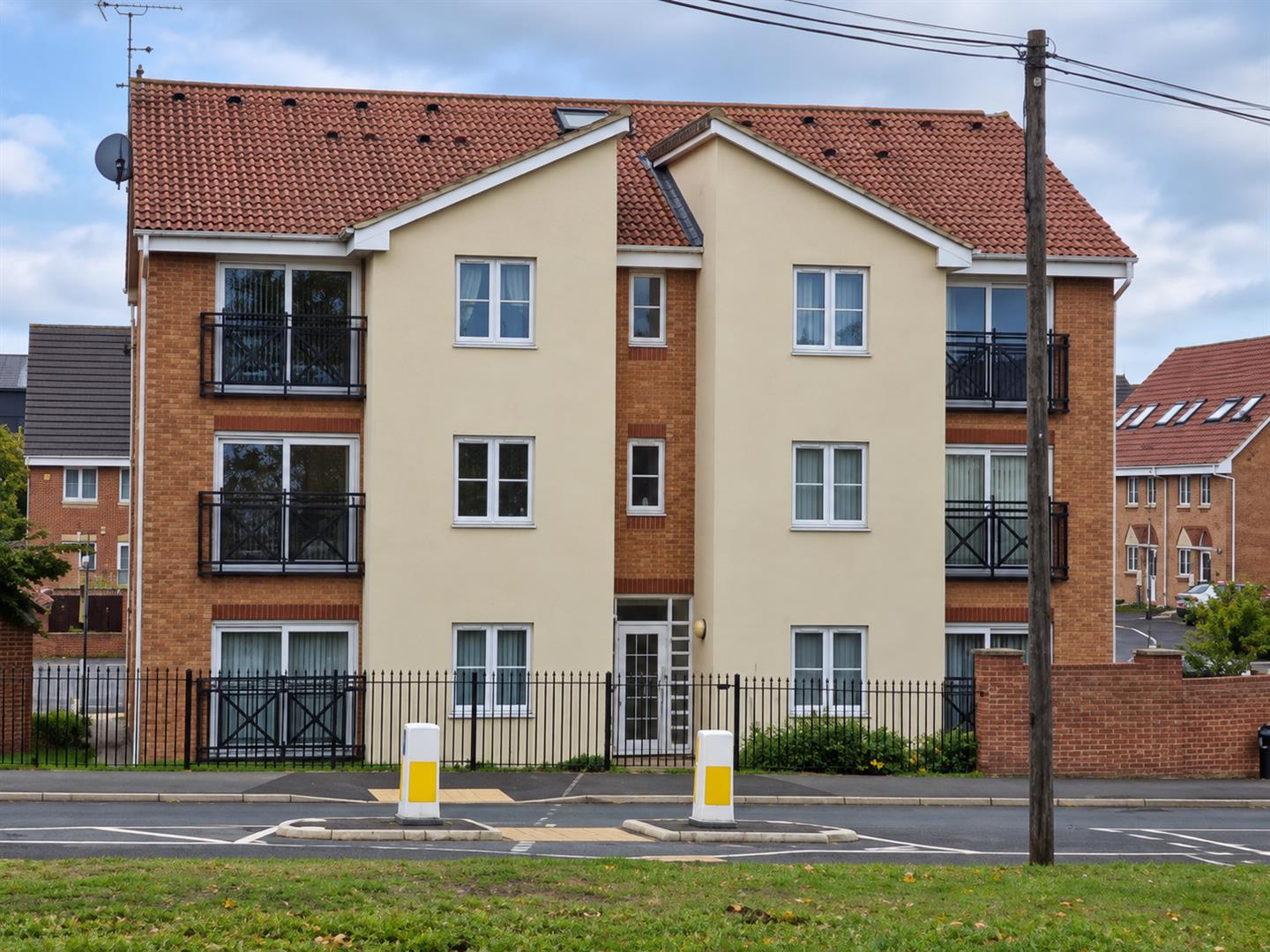 Flat Cherry Tree Walk in Wakefield