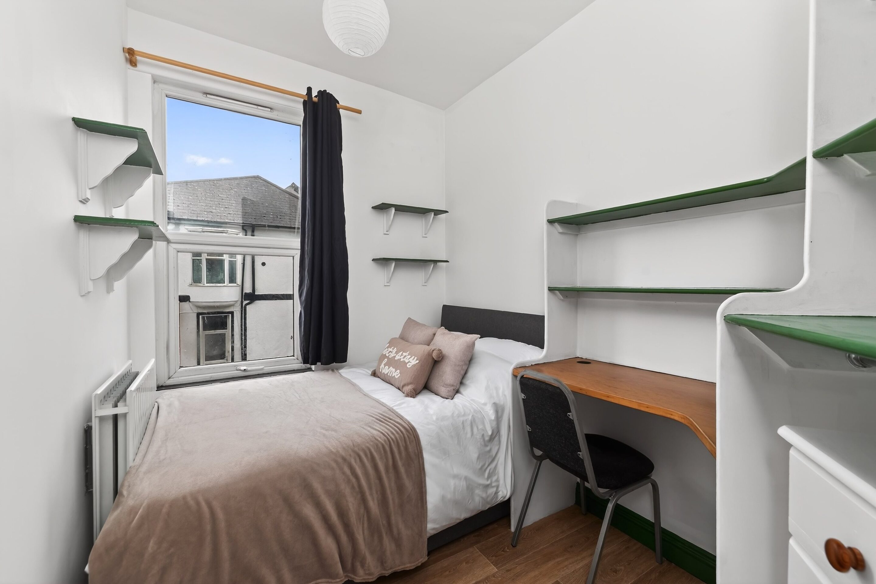 Room Glen Park Avenue in Plymouth