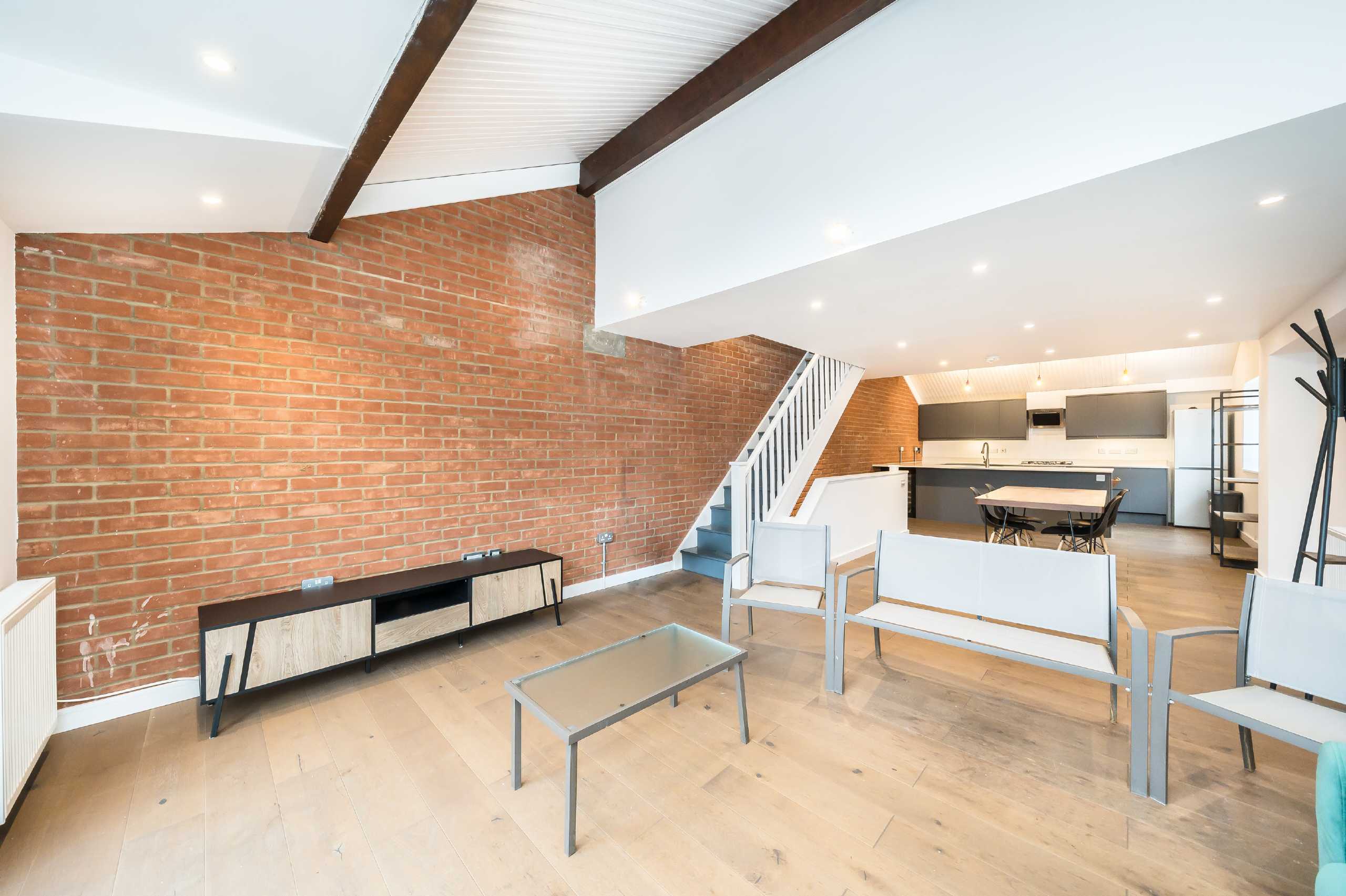 House Elm Grove in Greater London