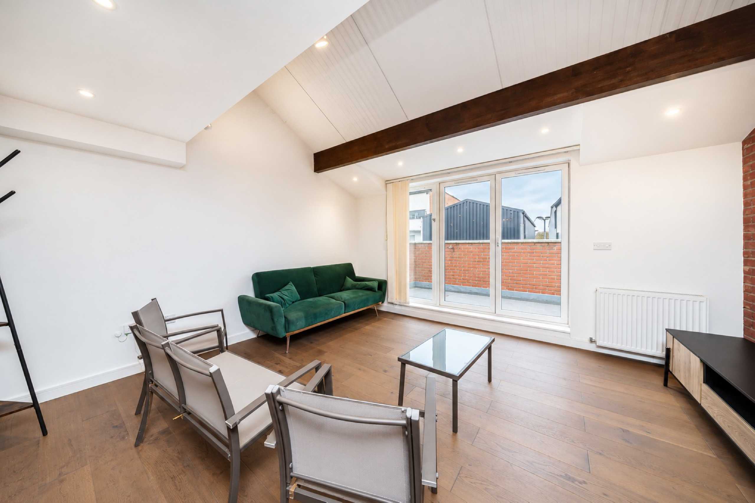 House Elm Grove in Greater London