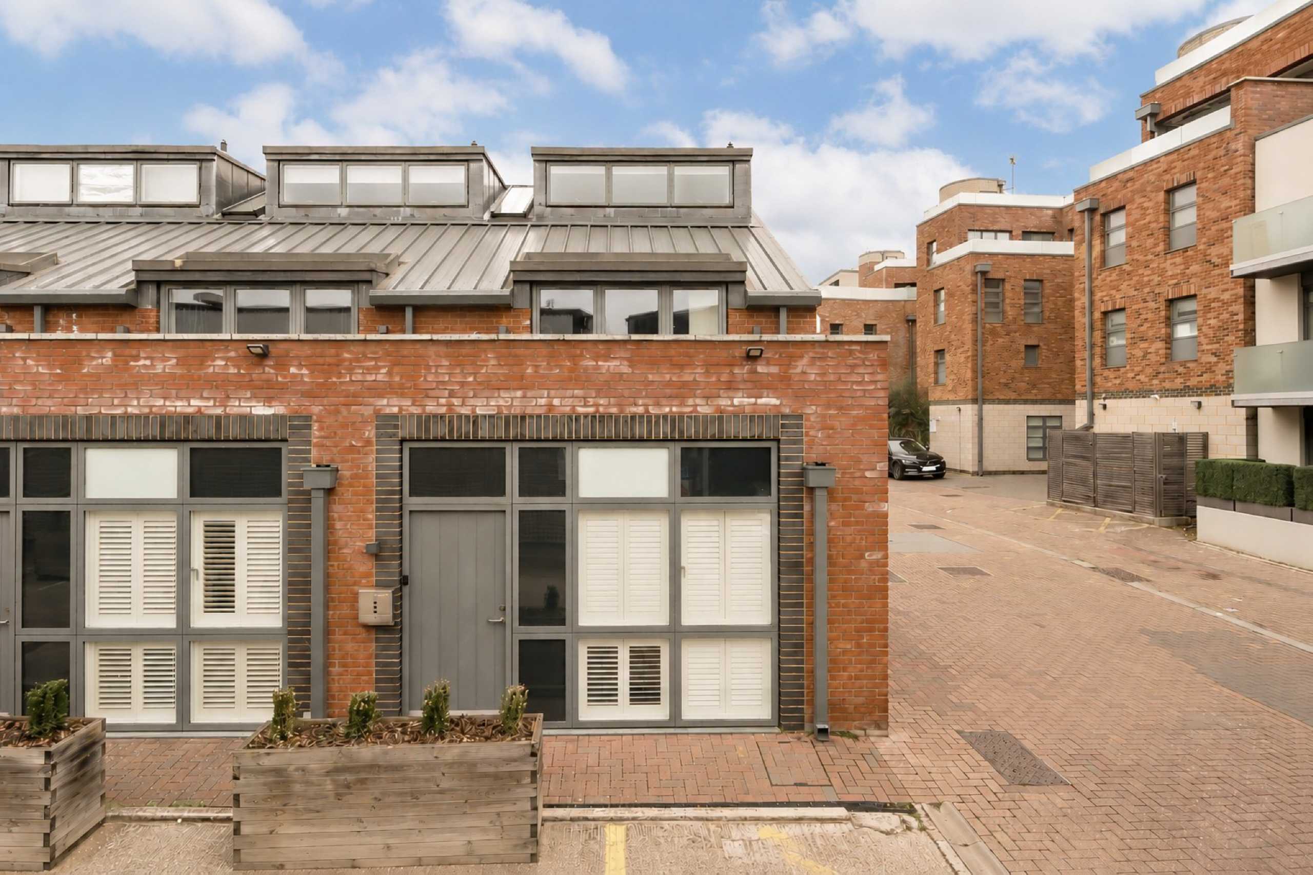 House Elm Grove in Greater London