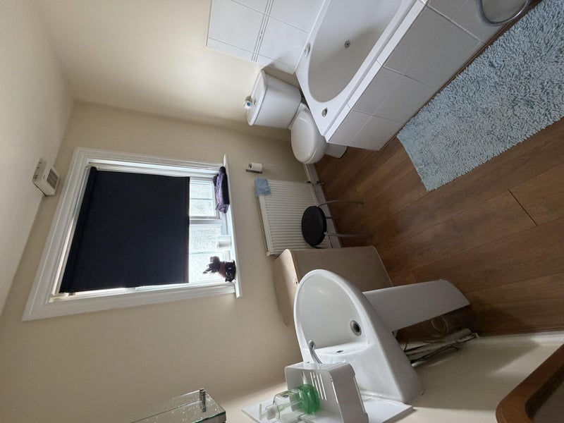 Room Wentworth Avenue in Greater London