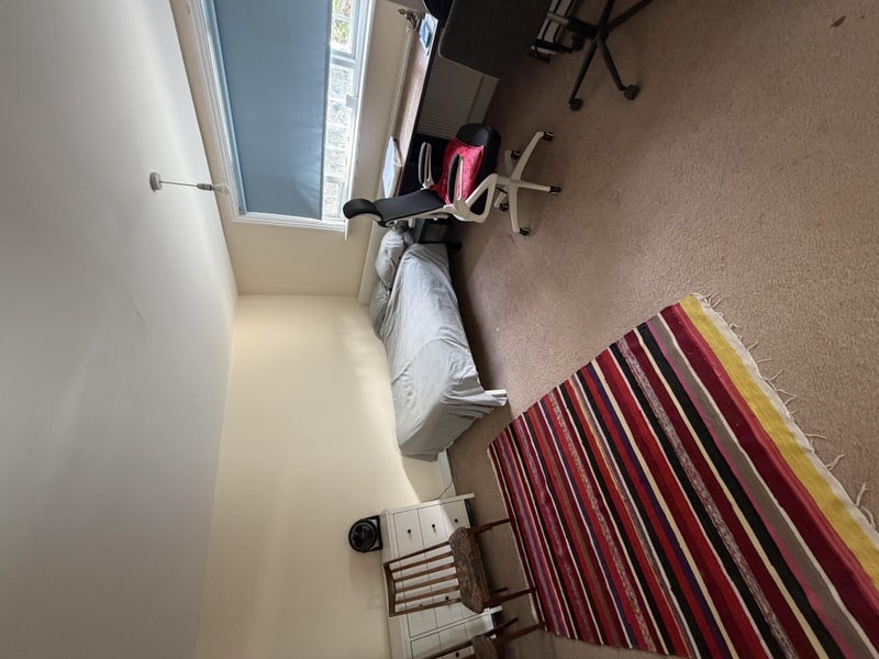 Room Wentworth Avenue in Greater London