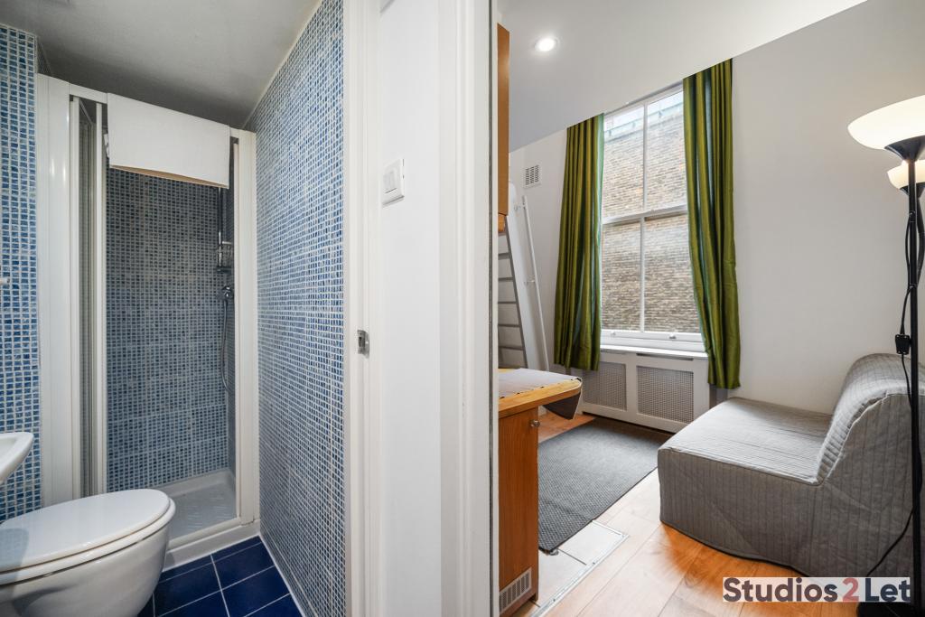 Flat Fairholme Road in Greater London