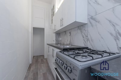 Flat Bracknell Gardens in Greater London