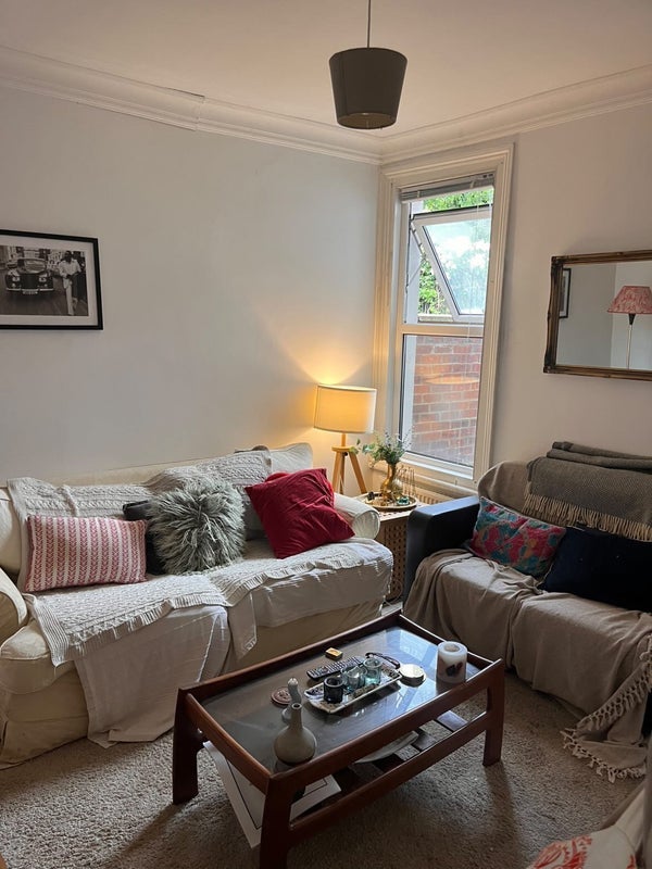 Room Doncaster Gardens in Greater London