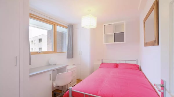 Room Cambridge Heath Road in Greater London