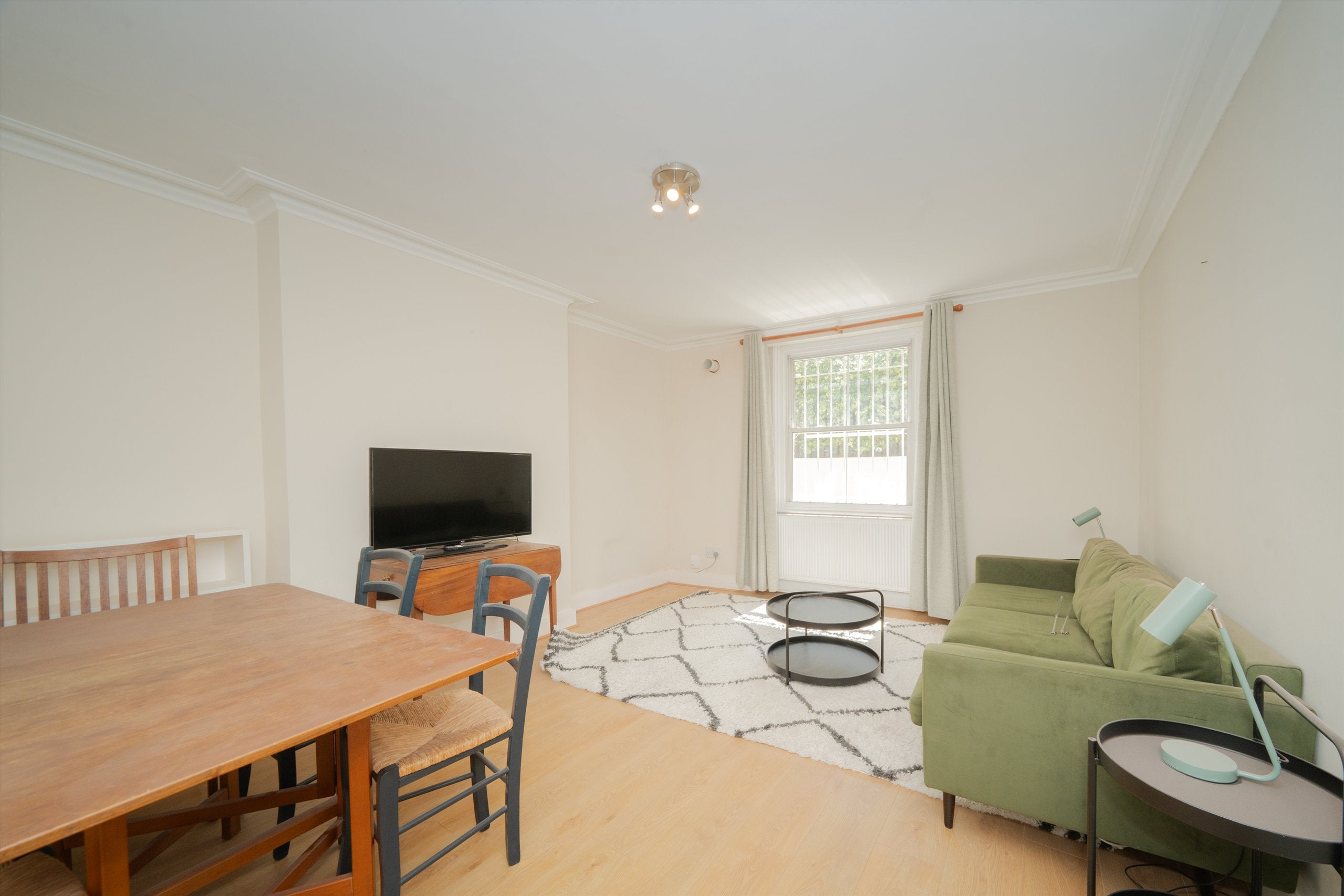 Flat Lillie Road in Greater London