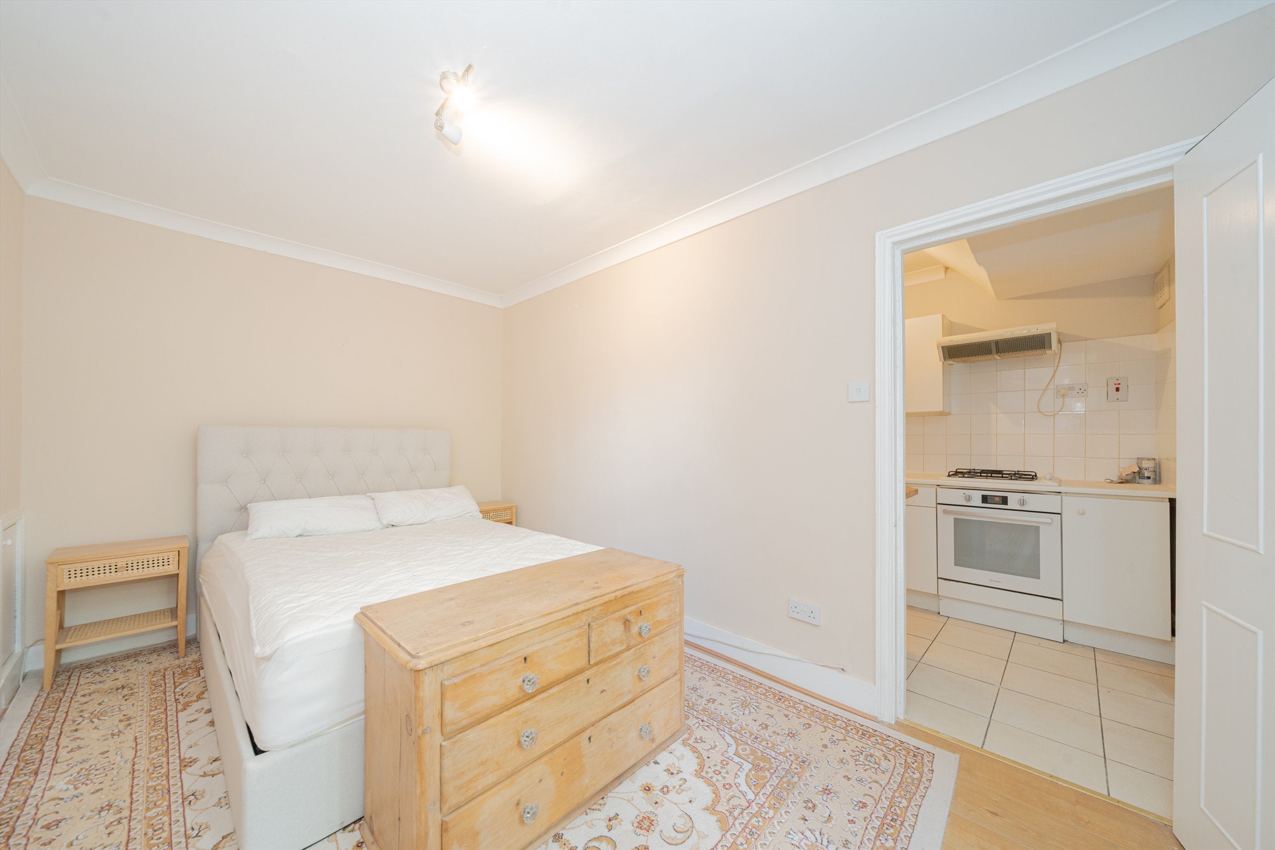 Flat Lillie Road in Greater London