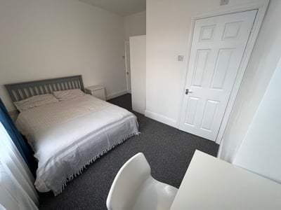 Room Pershore Road in Birmingham