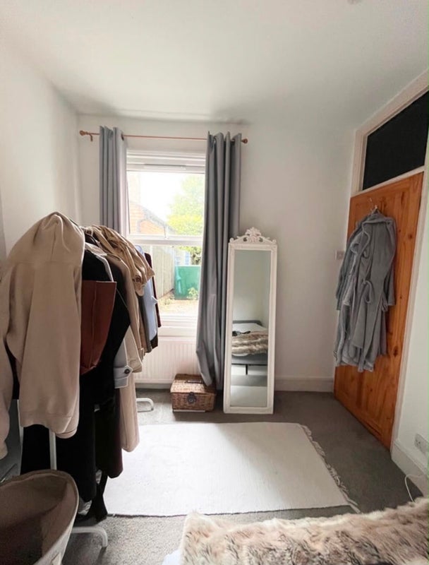 Flat Gambole Road in Greater London