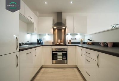 Flat Hurst Park Court in Huyton