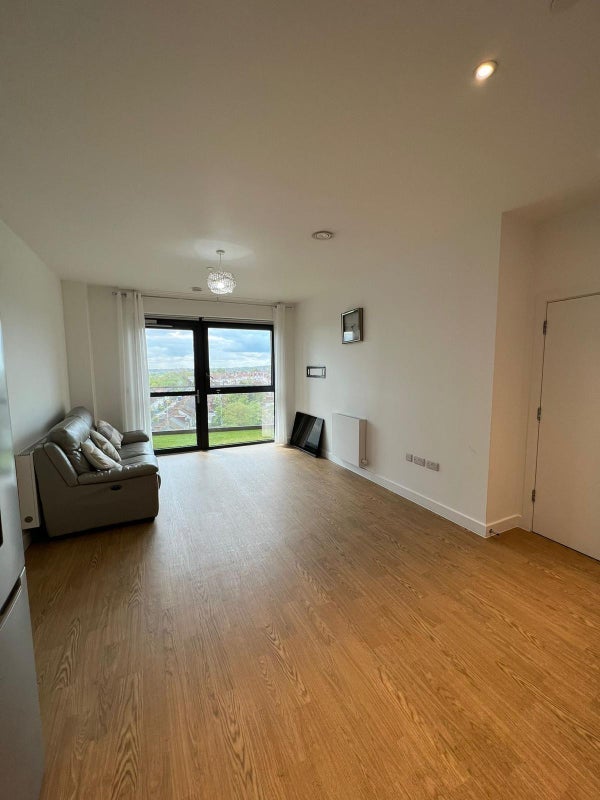 Room Wigginton Avenue in Greater London