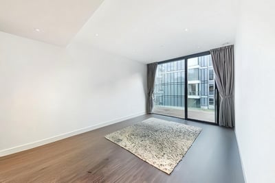 Flat Leman Street in Greater London
